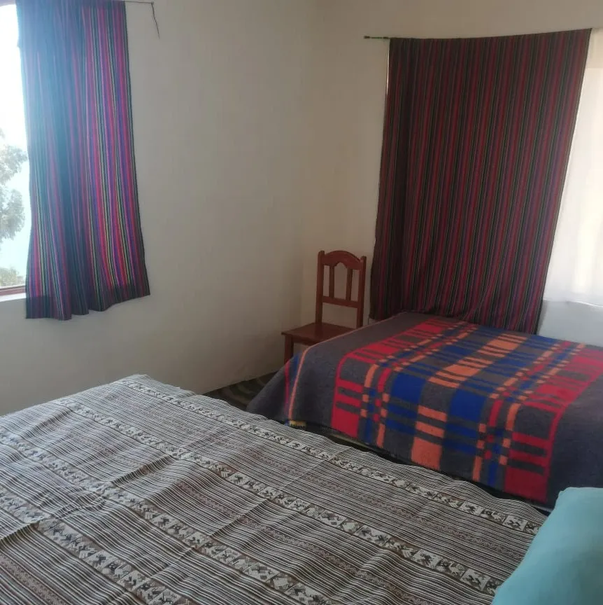 Blue Sky Lodge Taquile Triple No Baño