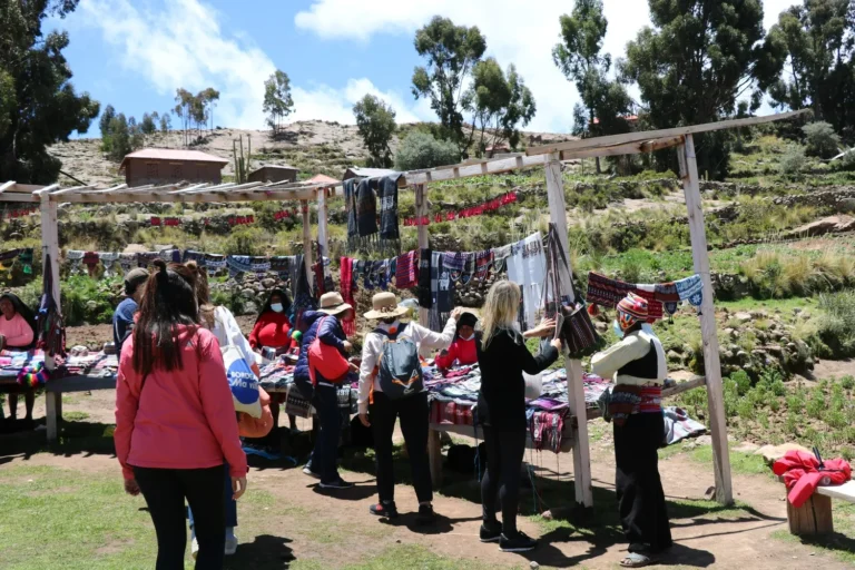 Blue Sky Taquile Lodge 26 H
